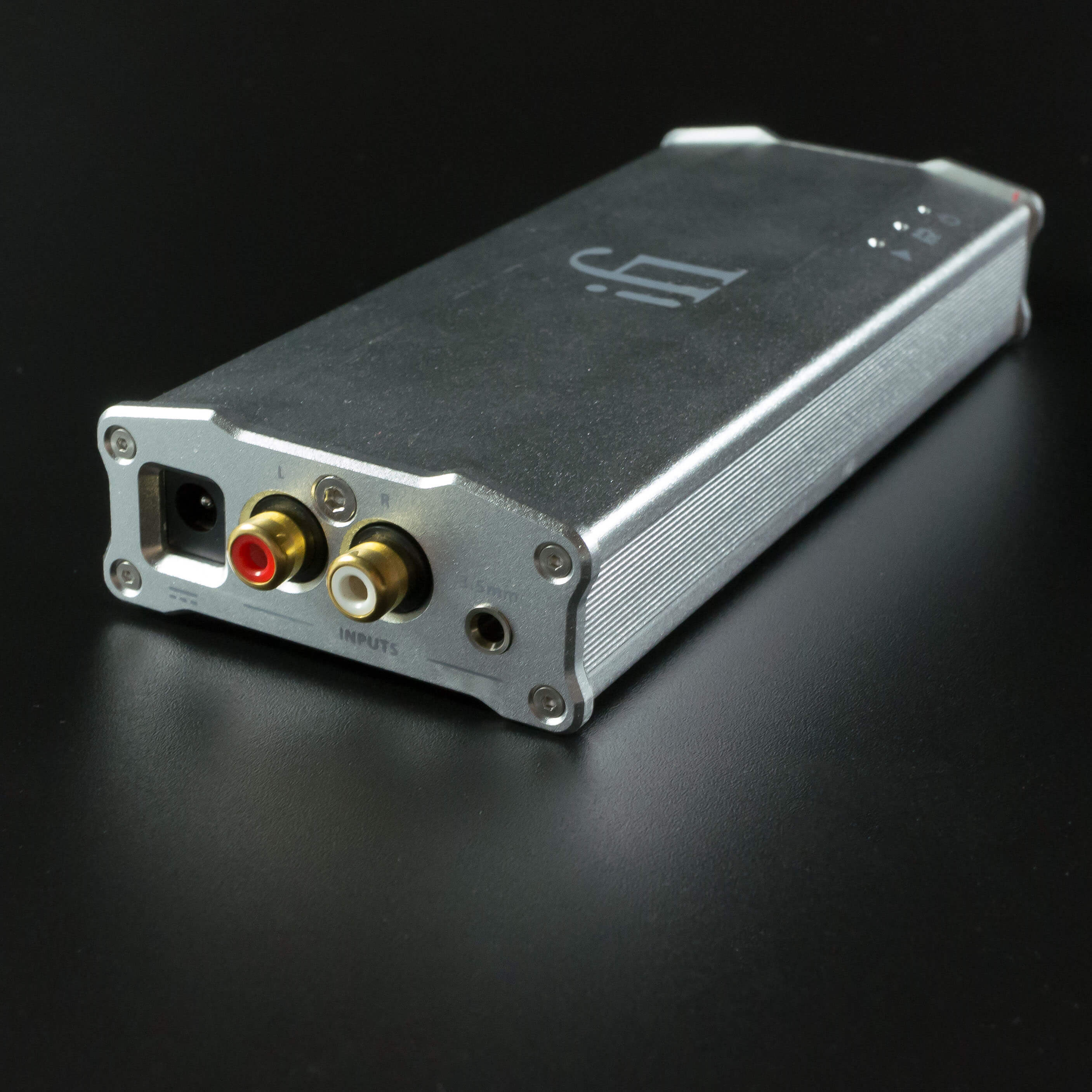 Задняя панель iCAN