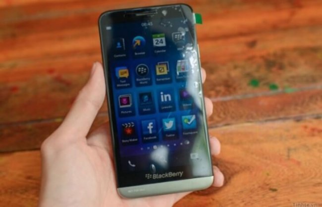 BlackBerry представит новый флагман 18 сентября. Фото.