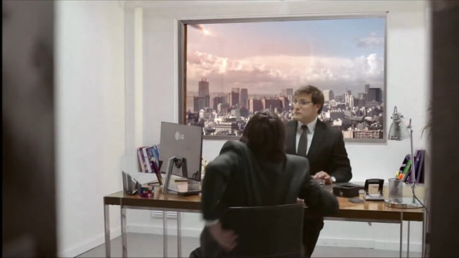 Гениальная реклама-розыгрыш телевизоров LG сверхвысокой четкости. Фото.