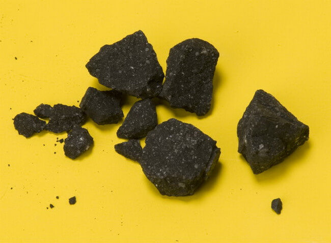 Калифорнийский метеорит содержит ингредиенты, которые могли образовать жизнь на Земле. Фото.