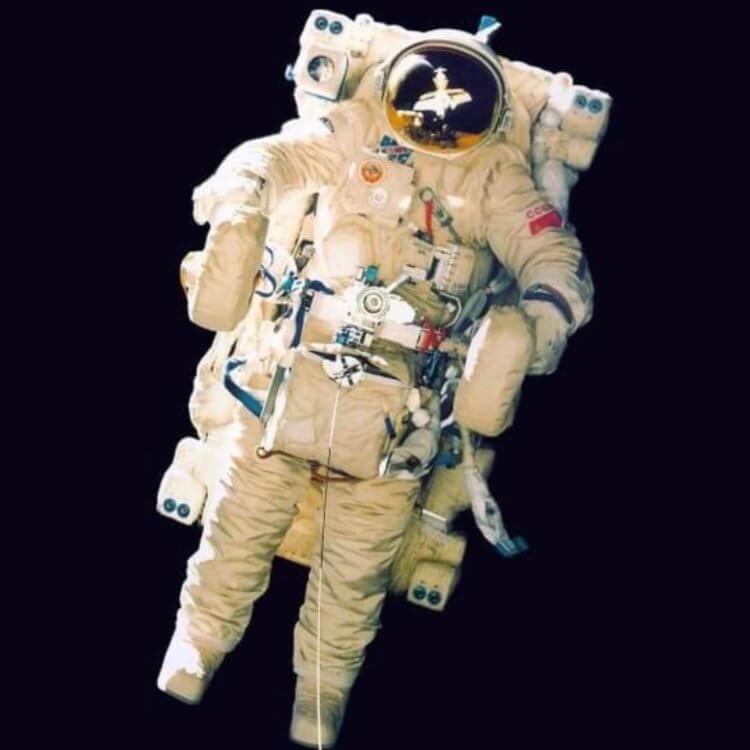 Средство передвижения космонавта (СПК) 21КС. «Сфоткай, типа в космосе летаю». Фото.