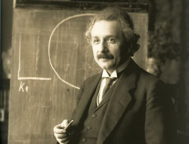 Открыта еще одна тайна гениального мозга Эйнштейна. Фото.