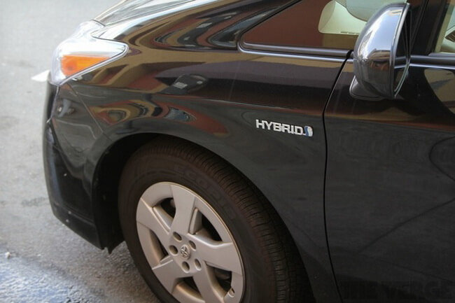 Toyota не верит в полностью электрические автомобили. Фото.