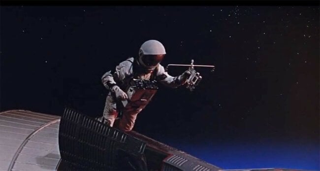 #факты | Как космонавты передвигаются в открытом космосе? Фото.
