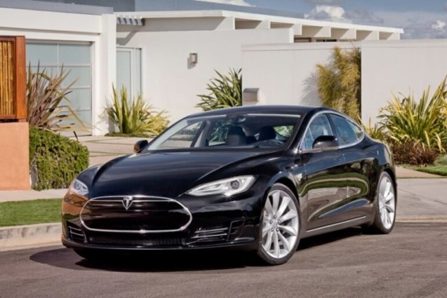 Сгоревшая Tesla Model S обошлась создателям в 2,3 млрд долларов. Фото.