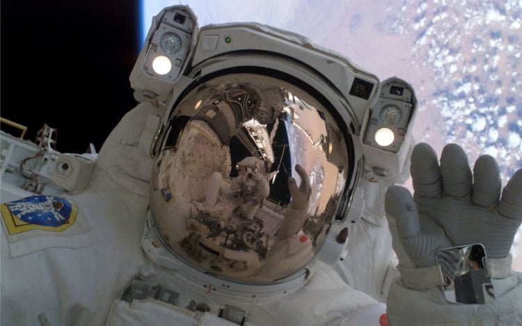Командир МКС ведет свой блог прямо из космоса