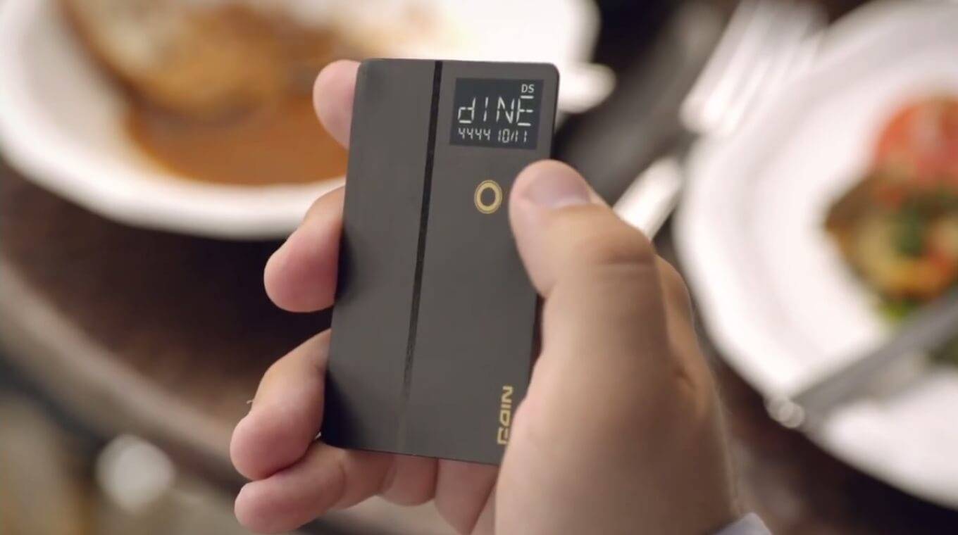 Универсальна карта Coin