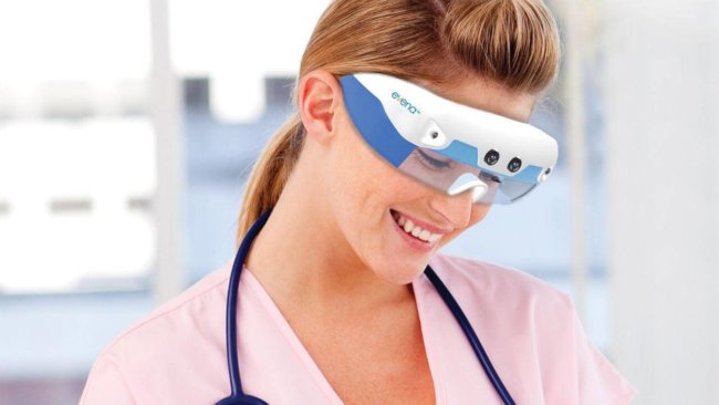 Eyes-On Glasses — очки, способные видеть сквозь кожу человека. Фото.