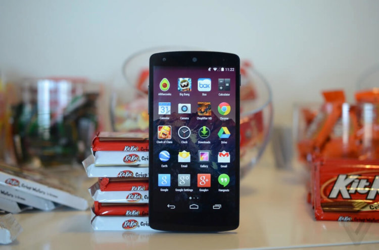 Google представила Nexus 5 и Android 4.4 KitKat. Фото.