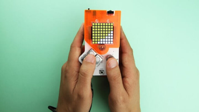 Собери карманную игровую консоль своими руками. Фото.