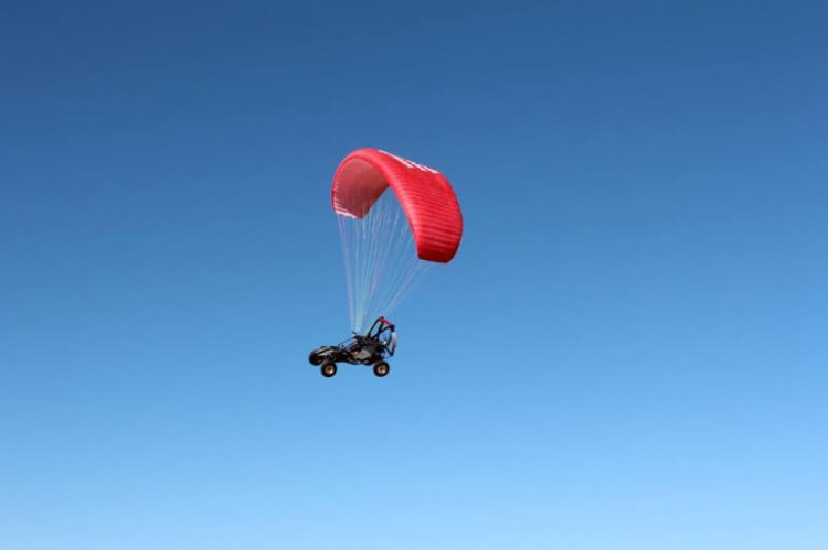 Летающий багги Skyrunner во время полета