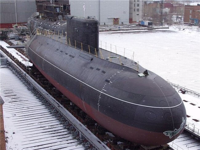 В Санкт-Петербурге, на предприятии "Адмиралтейские верфи" в четверг  была спущена  на воду первая  дизель-электрическая подводная лодка проекта 636.3 "Новороссийск".