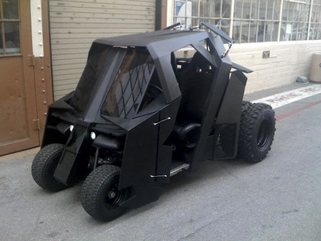 Гольф-кар в стиле «Темного рыцаря» продали на eBay за 17 тысяч долларов. Фото.