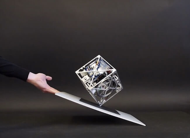 #видео | Роботизированный кубик Cubli удивляет своей техникой совершенного баланса. Фото.