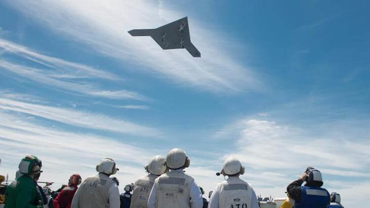 Армия США успешно испытала боевой лазер против мин и беспилотников. Фото.