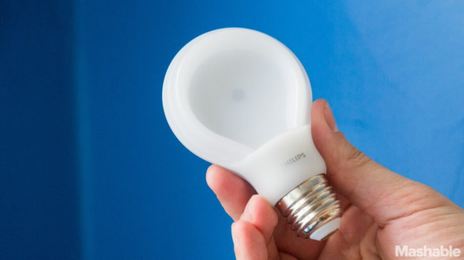 SlimStyle: Philips переизобрел светодиодную лампу. Фото.