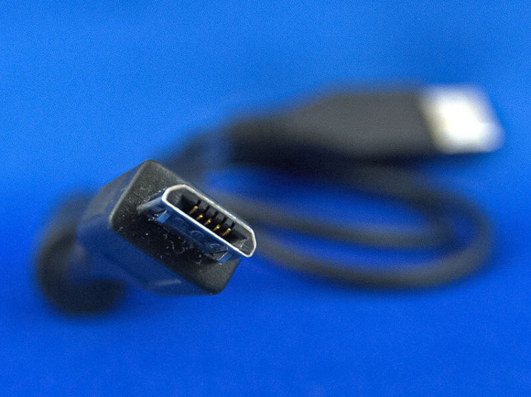 USB 2.0 Micro-B
