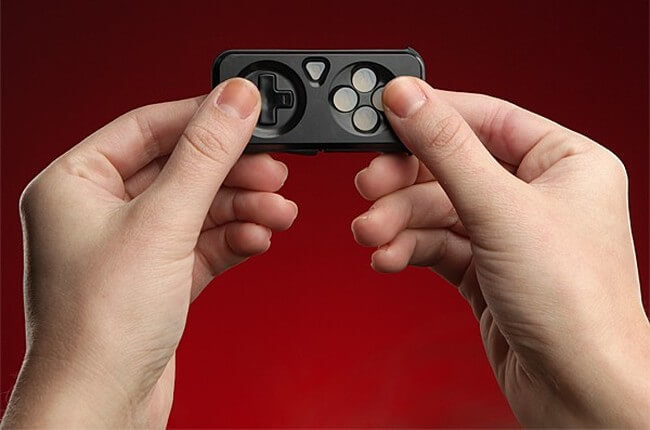 iMpulse – самый крошечный геймпад для смартфонов. Фото.