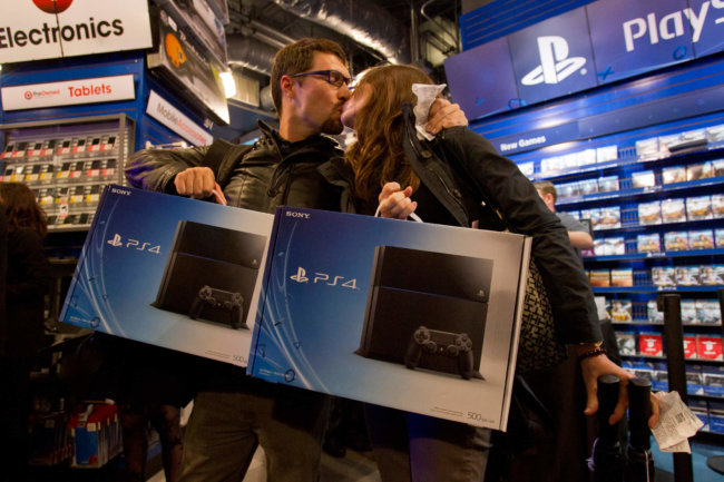 #CES | Sony продала более 4 миллионов Playstation 4 за 2013 год. Фото.