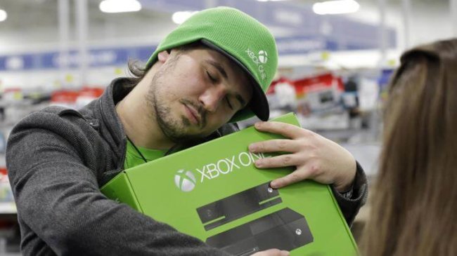 За 2013 год было продано 3 миллиона Xbox One. Фото.
