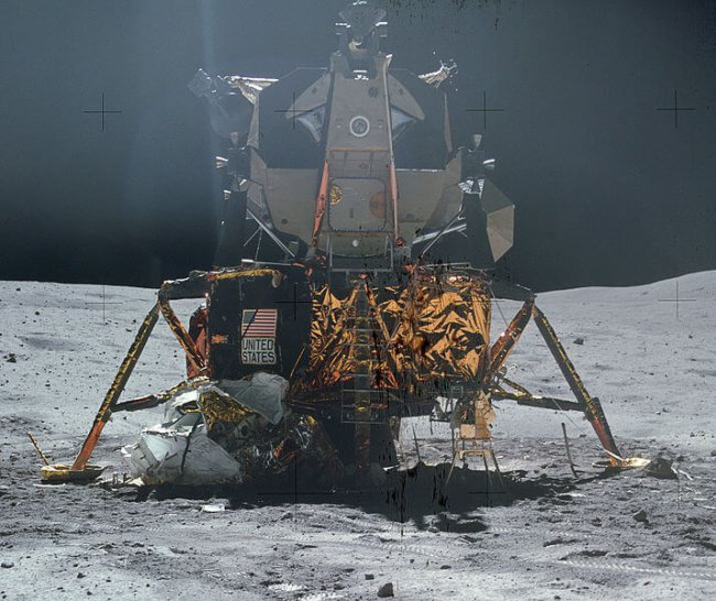 NASA будет заниматься освоением Луны силами частных компаний. Фото.
