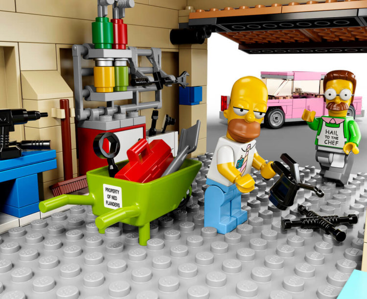 The-Simpsons-House-LEGO-14