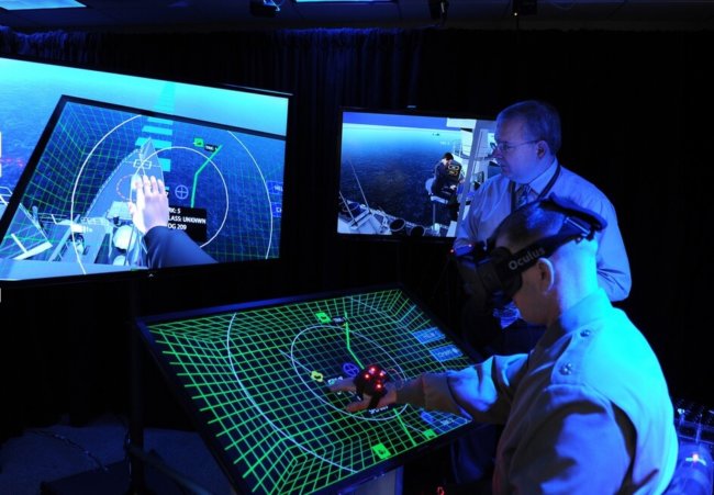 ВМС США тестируют систему виртуальной реальности для управления флотом. Фото.