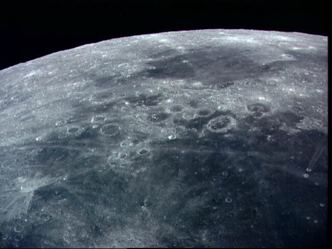 NASA начала прием предложений по добыче полезных ископаемых на Луне. Фото.