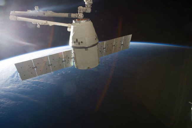 SpaceX запланировала на март третью миссию по доставке грузов на МКС. Фото.