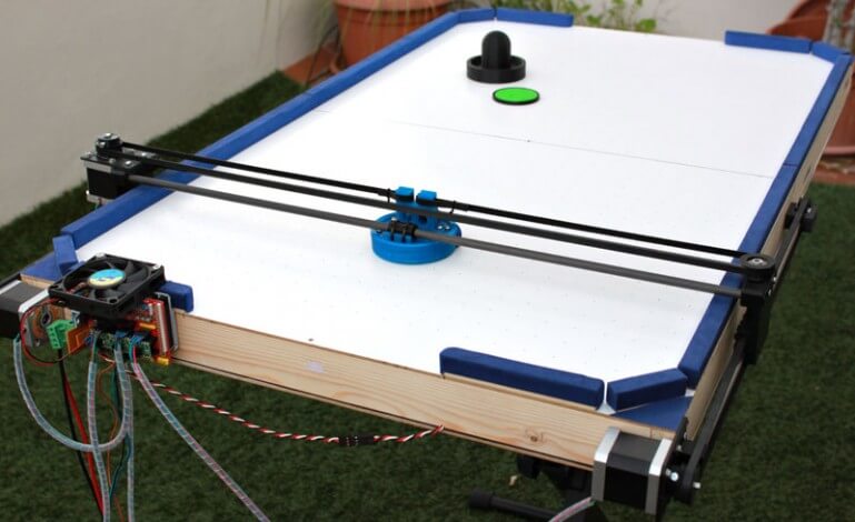 Аэрохоккей из деталей 3D принтера Аэрохоккей из деталей 3D принтера