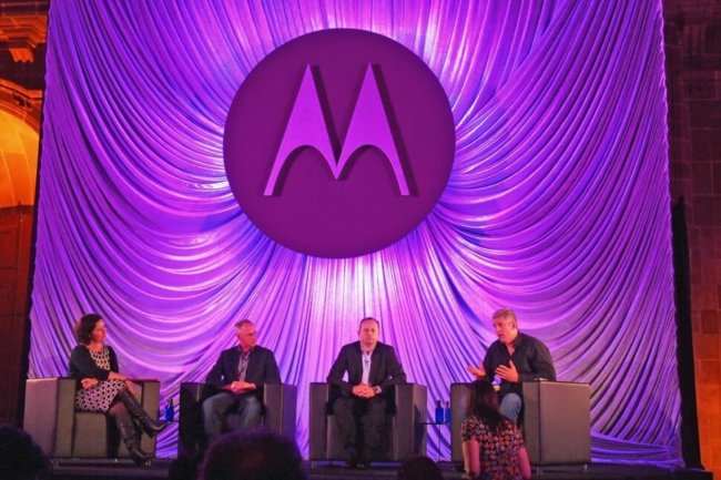 #MWC | Motorola анонсировала планы по выпуску смартвотч и новому Moto X. Фото.