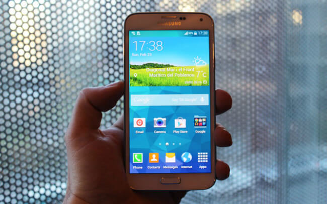 Смартфон Samsung Galaxy S5 не признали медицинским устройством. Фото.