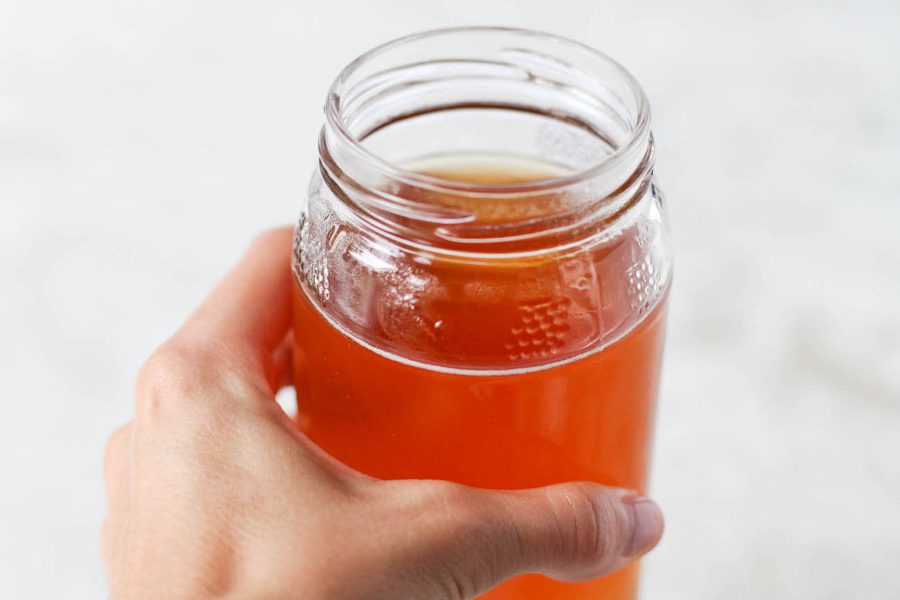 Банка с чаем