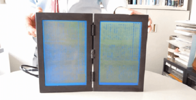 #видео | Электронная книга с двумя LCD-экранами производства 1989 года. Фото.