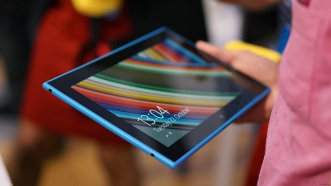 Nokia приостанавливает продажи планшета Lumia 2520 из-за проблем с зарядным устройством. Фото.