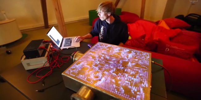 #видео | The Pyro Board — огненный визуализатор музыки. Фото.