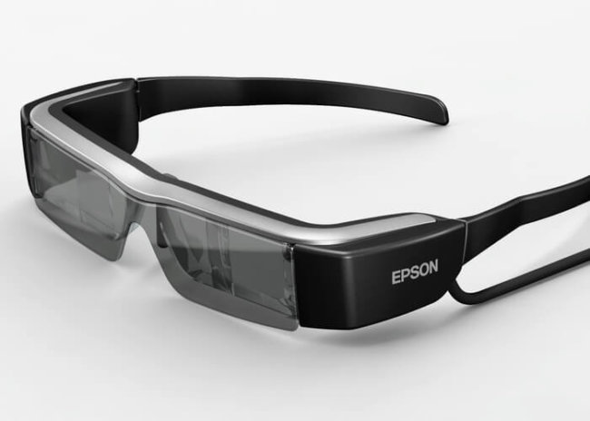 Компания Epson начала продажу новых очков дополненной реальности Moverio BT-200. Фото.