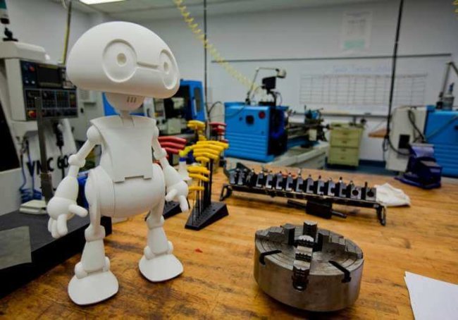 Intel к концу года выпустит комплект для сборки робота за 1600 долларов. Фото.