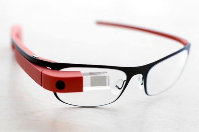 Google ведет разработку электронных очков Glass нового поколения. Фото.