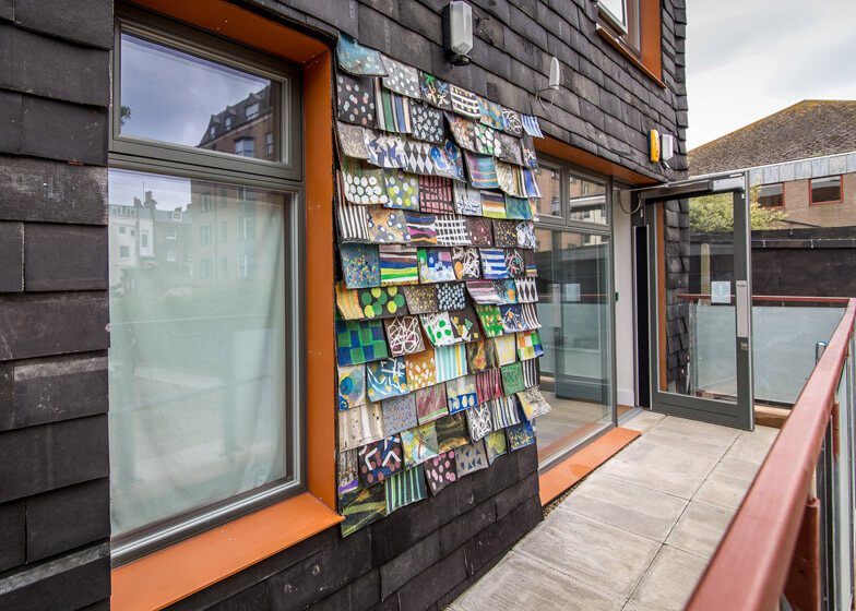 Дом из мусора Brighton Waste House