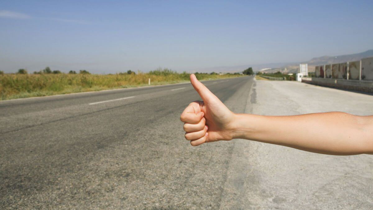 Робот hitchBOT пересечет автостопом Канаду