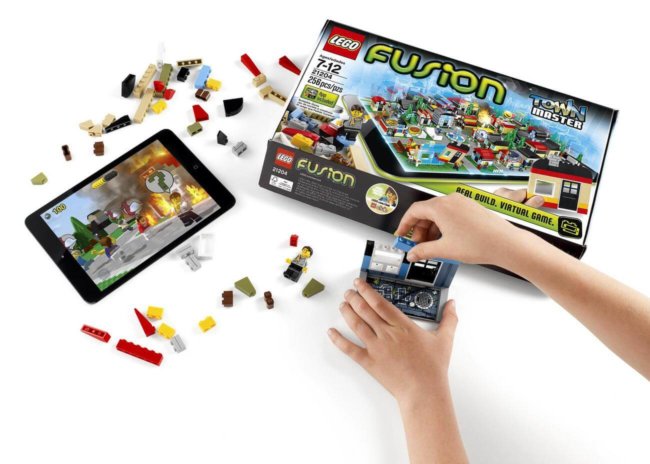 LEGO Fusion создаст виртуальный мир из реального конструктора. Фото.