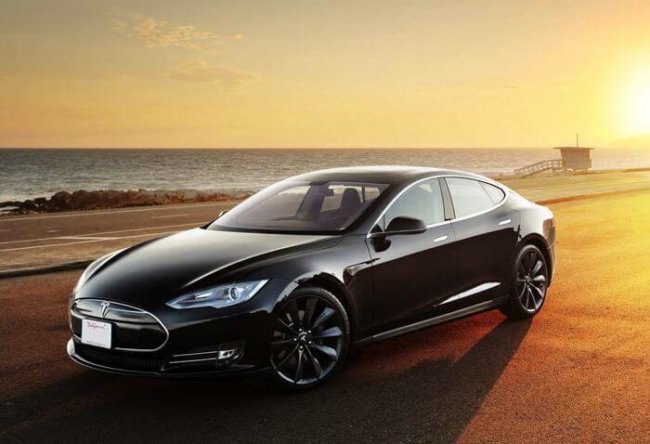 Panasonic инвестирует средства в строительство крупнейшего завода Tesla по производству батарей. Фото.