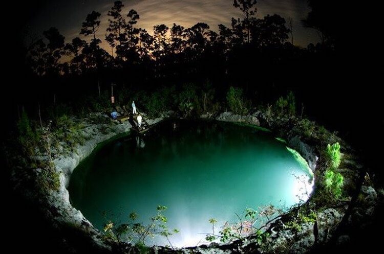 Такие места вызывают много споров у ученых. Фото.