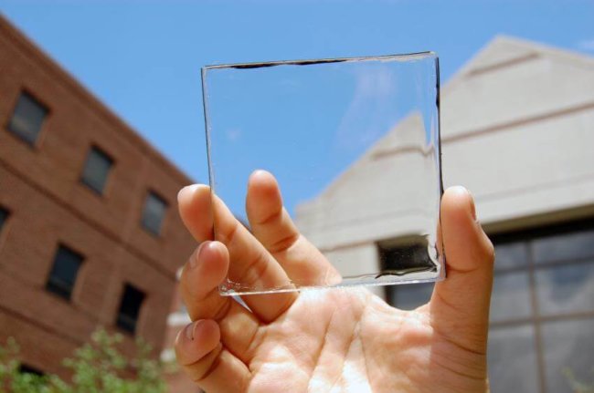 Создан новый прозрачный концентратор солнечной энергии. Фото.