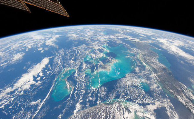 Роскосмос собирается очистить орбиту Земли от космического мусора. Фото.