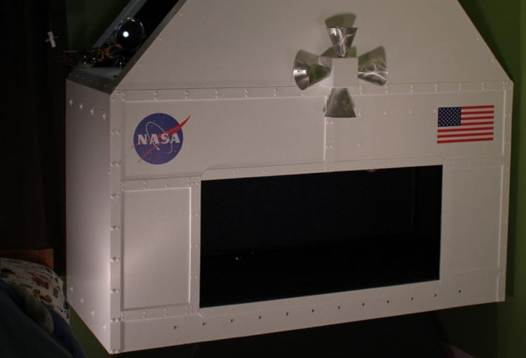 Американец построил для своих детей полноценный космический симулятор