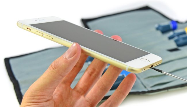 Специалисты портала iFixit добрались до нового iPhone 6 Plus. Фото.