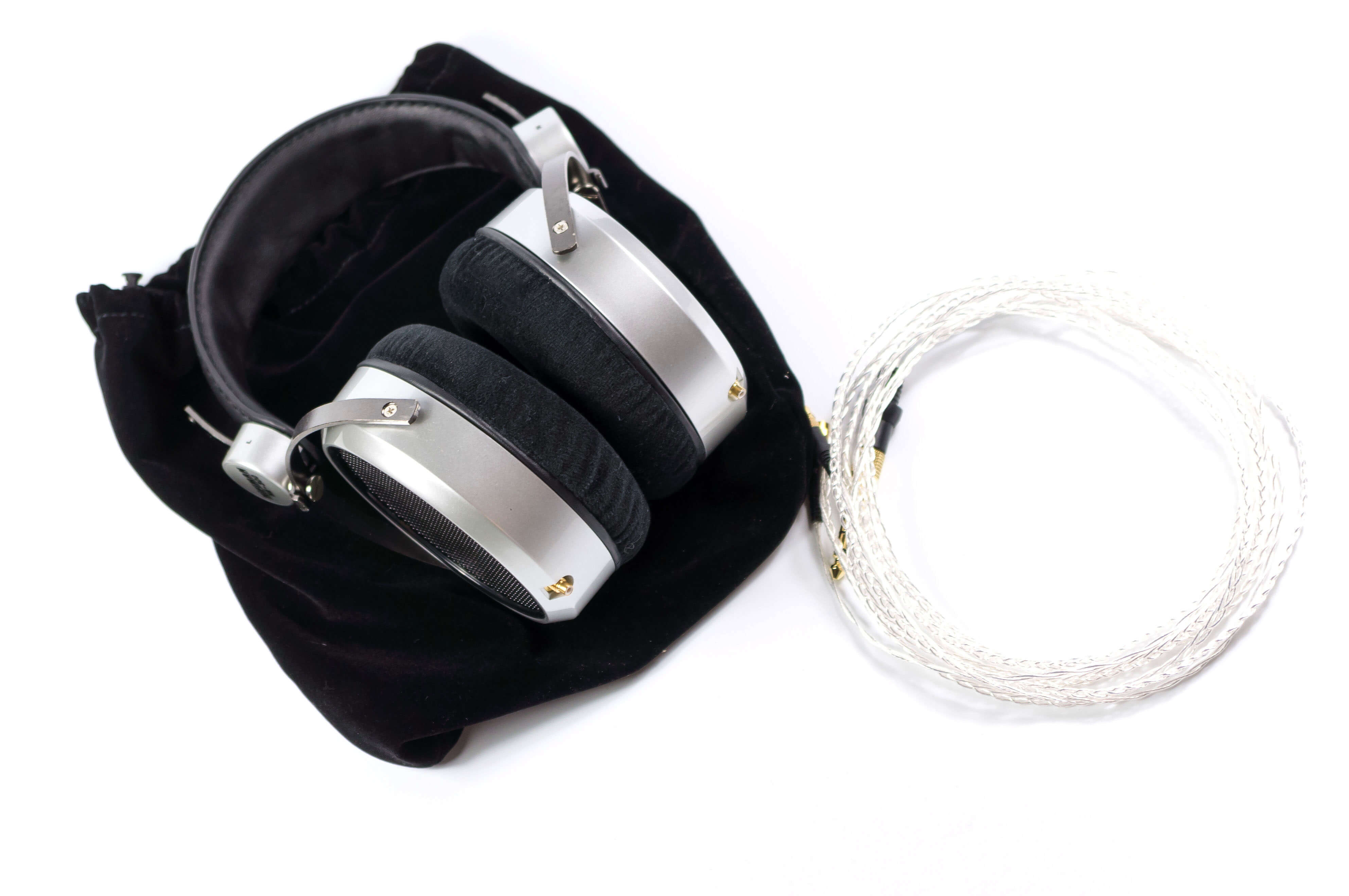 Чехол и кабель