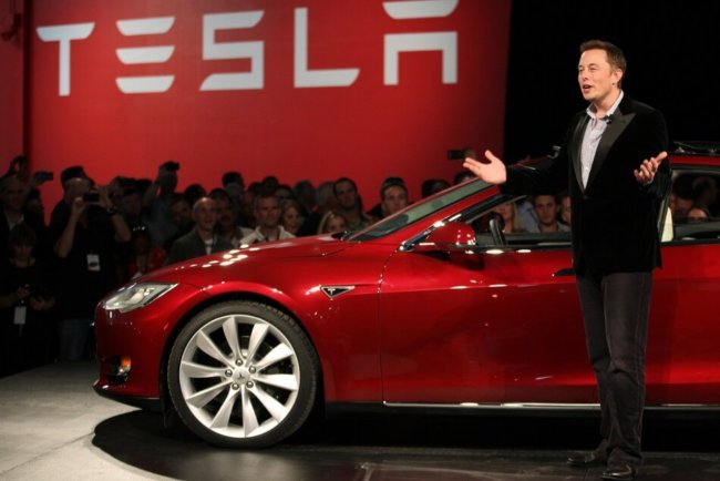 Элон Маск обнадежил скорым появлением самоуправляемых электромобилей Tesla. Фото.